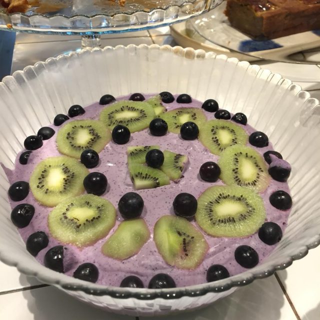 Chia and Almonds Raw Vegan Pudding with Blueberries 